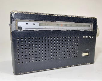 Vintage Sony Seven Transistor Portable Radio Model TR-752