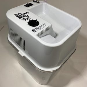 Blendtec Kitchen Mill Model 91 Grain Grinder – Working, Some