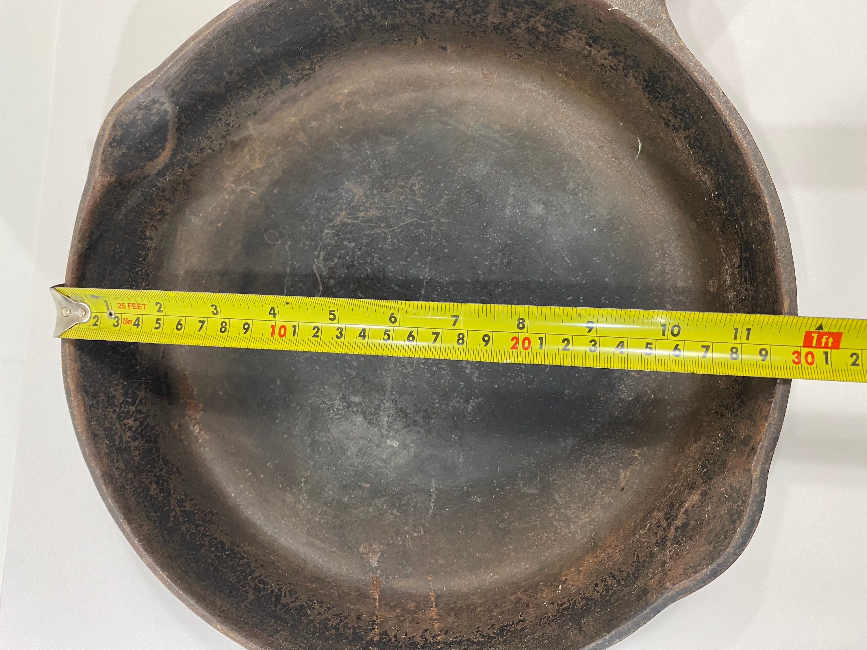 No.10 Cast Iron Skillet, 11 ⅝ inches