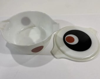 Vintage Pyrex Moon Deco 475B 2.5 Qt Casserole Dish With Black Red Dot Lid Milk Glass