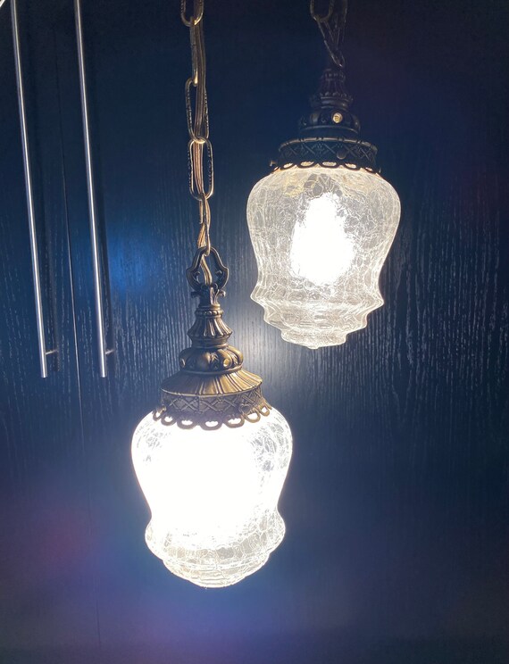 Chandelier hangs sale on a chain