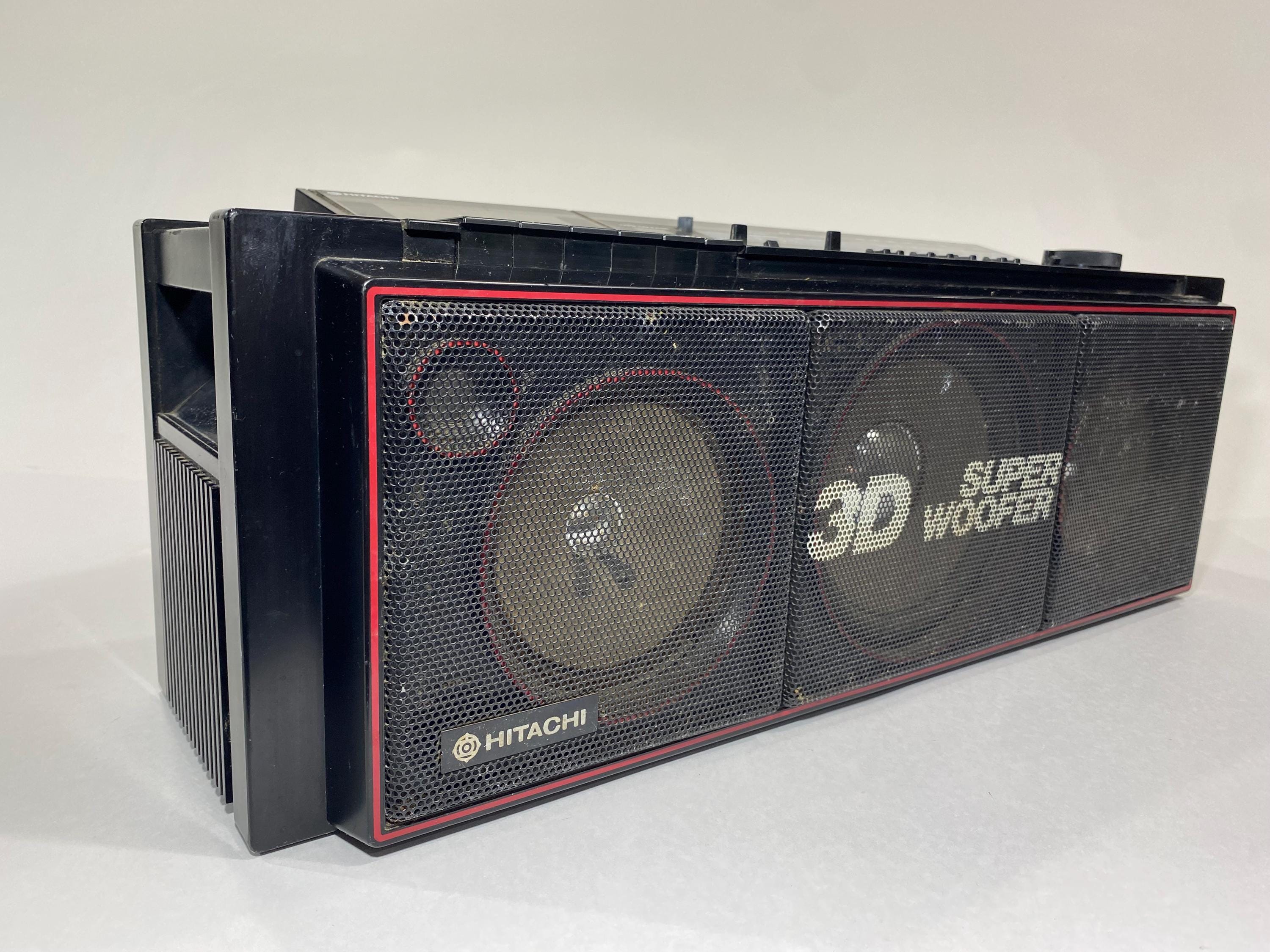 日立TRK-7620 Hitachi TRK-7620HC 3D Super Woofer Boombox AM/FM Cassette Player