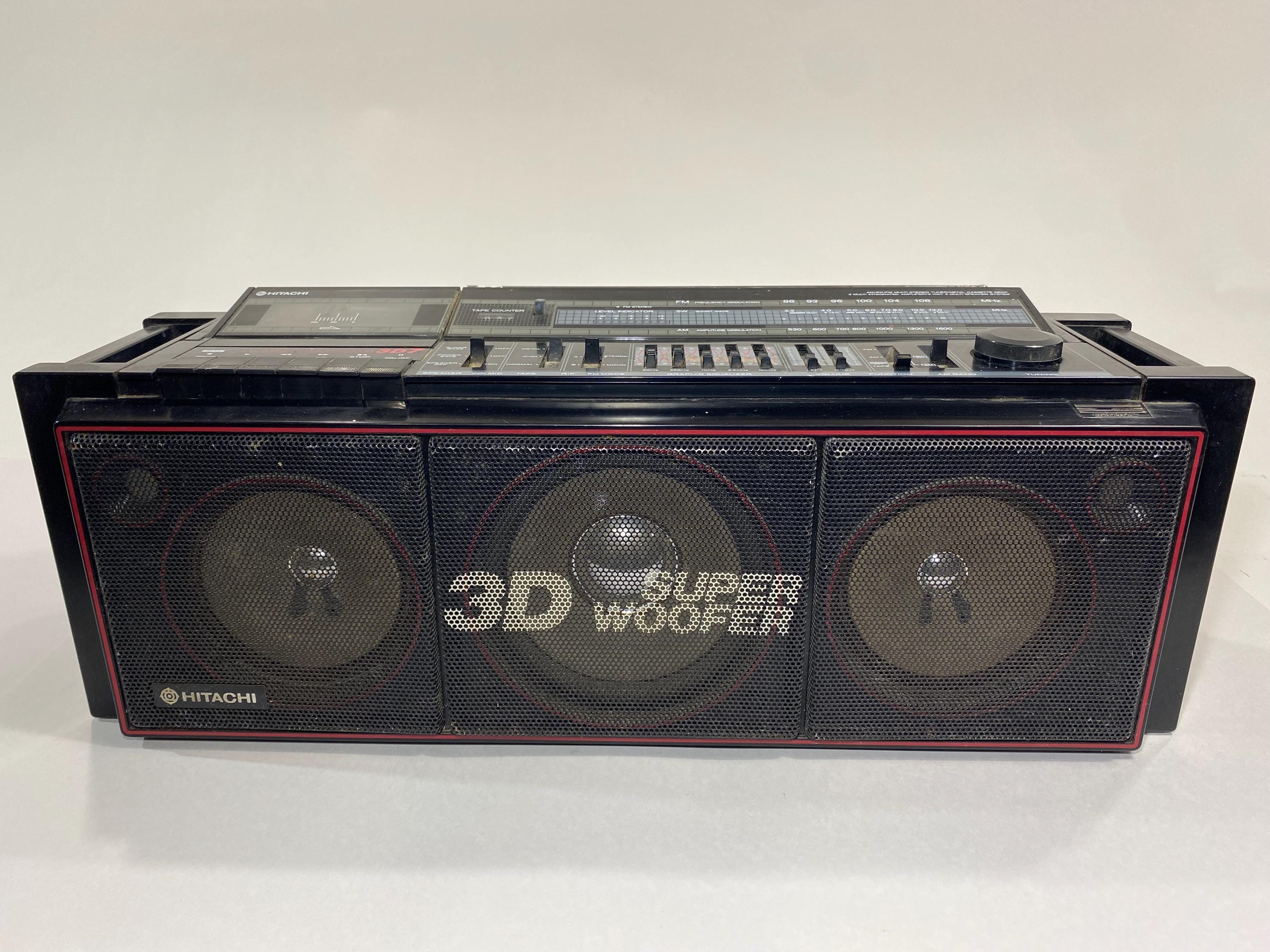 日立TRK-7620 Hitachi TRK-7620HC 3D Super Woofer Boombox AM/FM Cassette Player