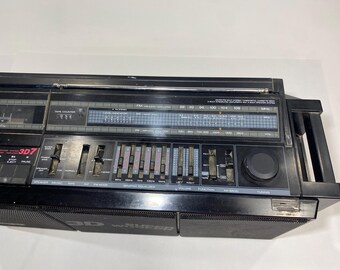 Hitachi TRK-7620HC 3D Super Woofer Boombox AM/FM Cassette Player