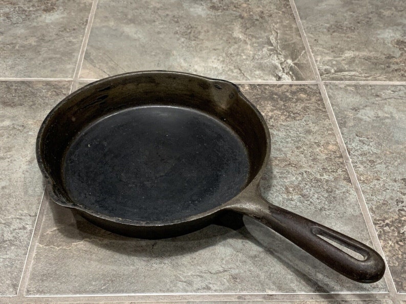 Vintage GSW Canada Cast Iron Fry Pan No. 8 Good Condition Etsy