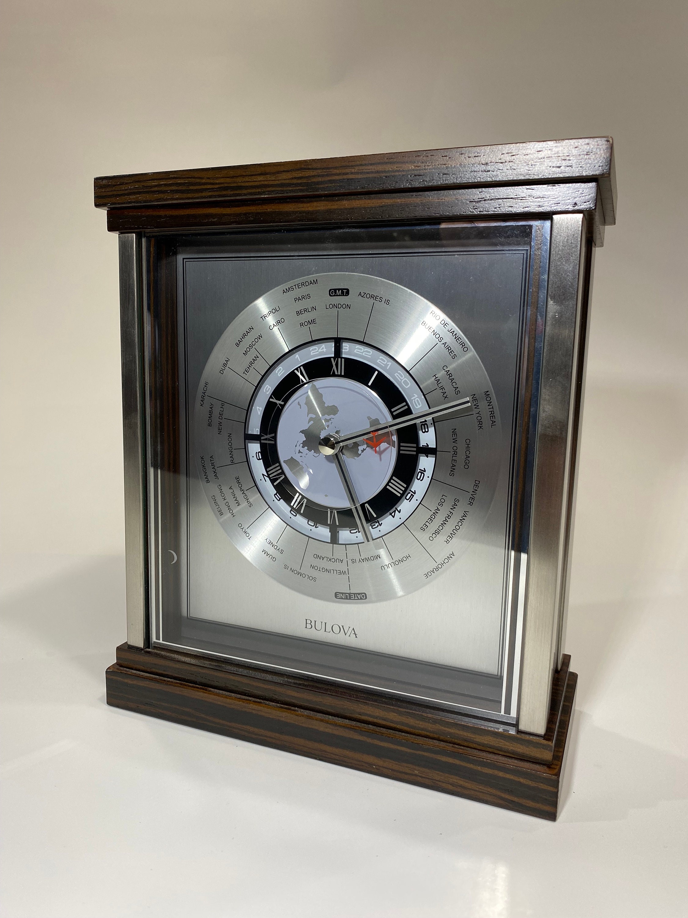 Bulova Wyndmere World Time Clock Table Top Desktop Mantle Silver