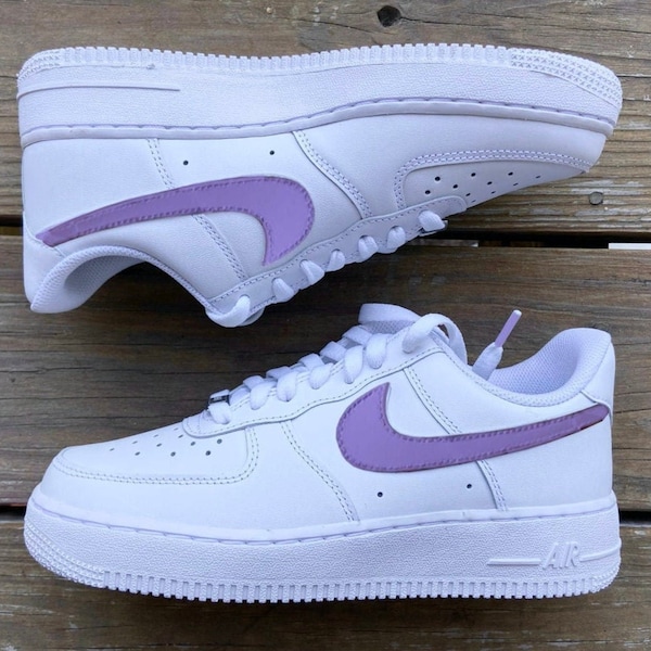 Aangepaste lavendelkleurige Nike Air Force 1s laag voor kinderen