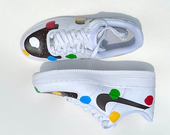 Herren Benutzerdefinierte Braun und Weiß Nike Air Force 1s mit Multi-farbigen Polka Dots