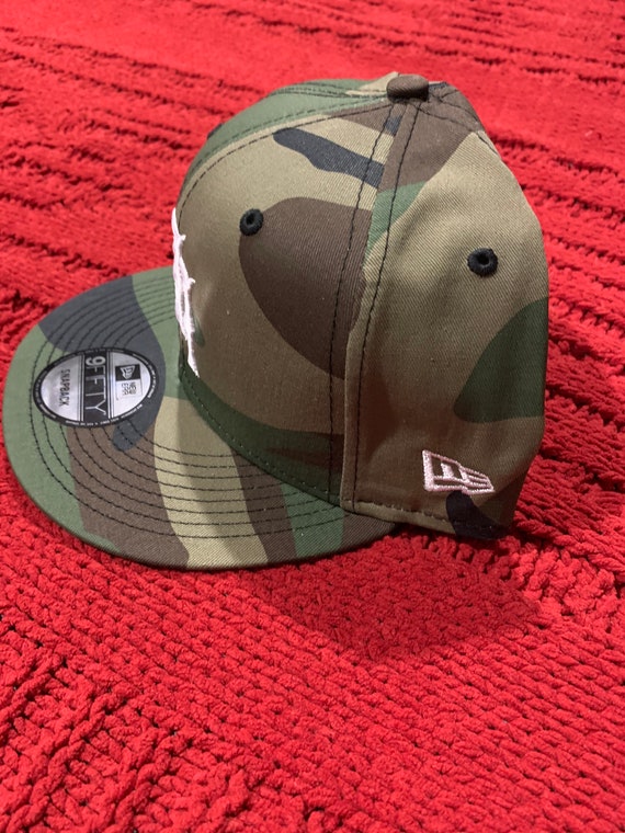 Era Snapback Camo Hat White 