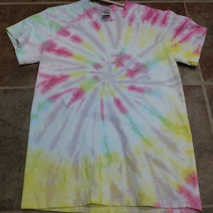 Size: SMALL - Liquid Dyed Pastel Spiral Tie Dye T-Shirt