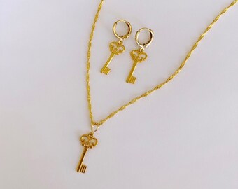 Gold "Key to my Heart" Necklace and Earring Set, Vintage Jewelry Set, vintage jewelry, vintage lock and key, key earrings, gold key huggies