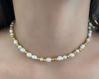 That Pearl Necklace For A Fuck in the Pawshop