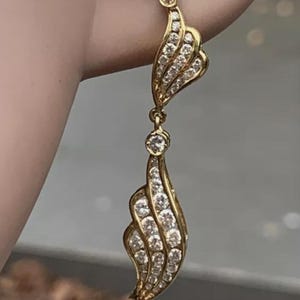 Splendidi orecchini con diamanti da 2 carati, orecchini con diamanti naturali, orecchini pendenti con diamanti estratti dalla terra, orecchini a bottone con diamanti autentici, orecchini con diamanti.