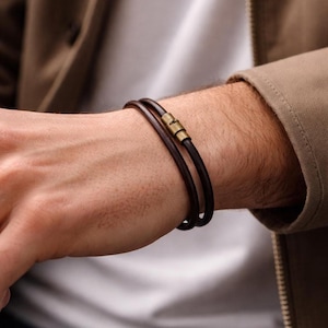 HANDGEMAAKTE LEDEREN ARMBAND | Echt leer | Enkel of dubbel | Magnetische stalen sluiting | Aanpasbaar | Voor heren en dames | Handgemaakt in Frankrijk