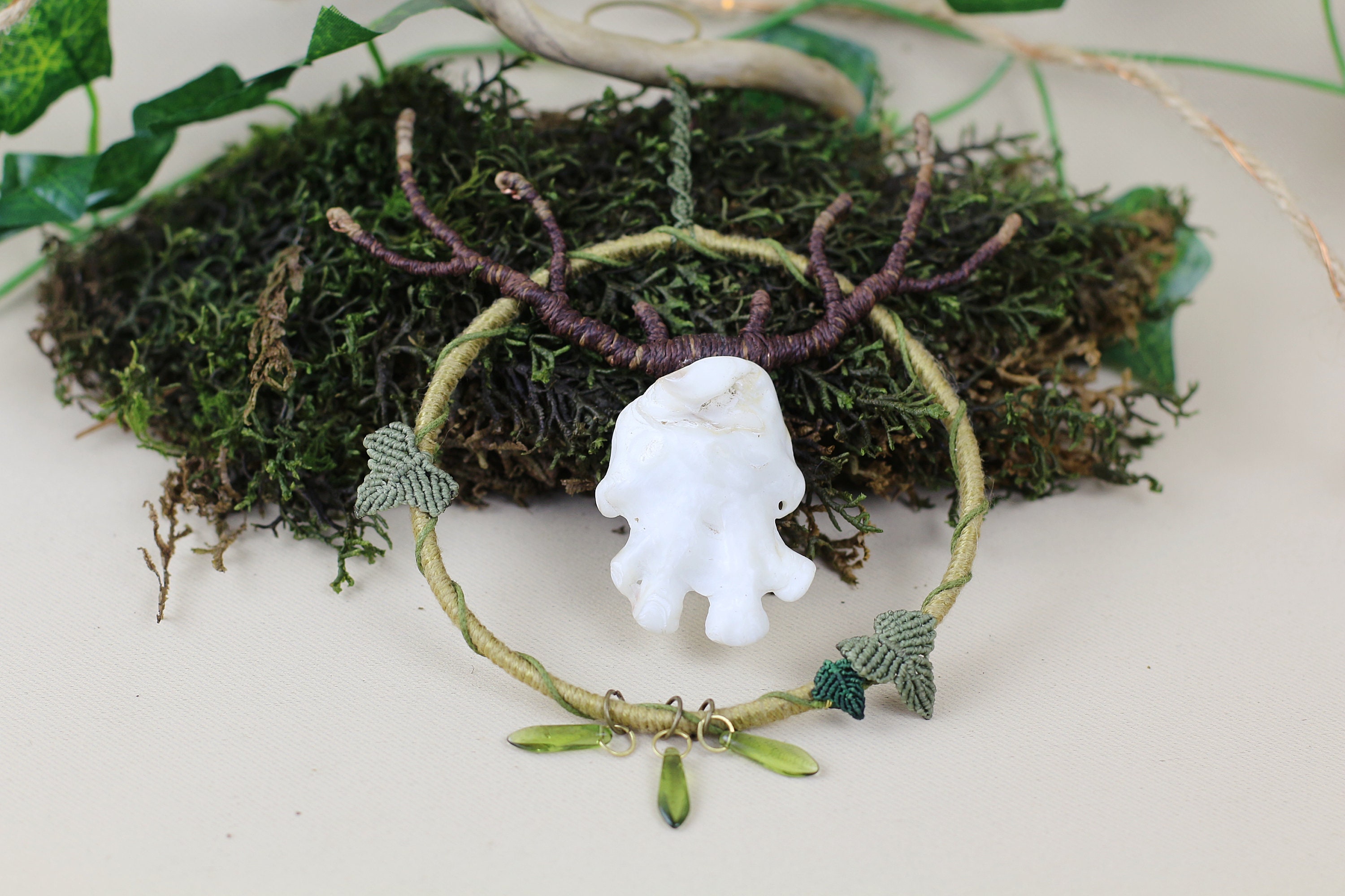 Amulette de Protection Maison à Suspendre Cerf-Mer Fait Main Bois Cerf Tissé en Fils Coquillage Lier