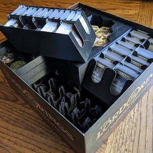 Ontwerpen (STL-bestanden) voor een 3D-geprint modulair en uitbreidbaar organizersysteem voor Journeys in Middle-earth