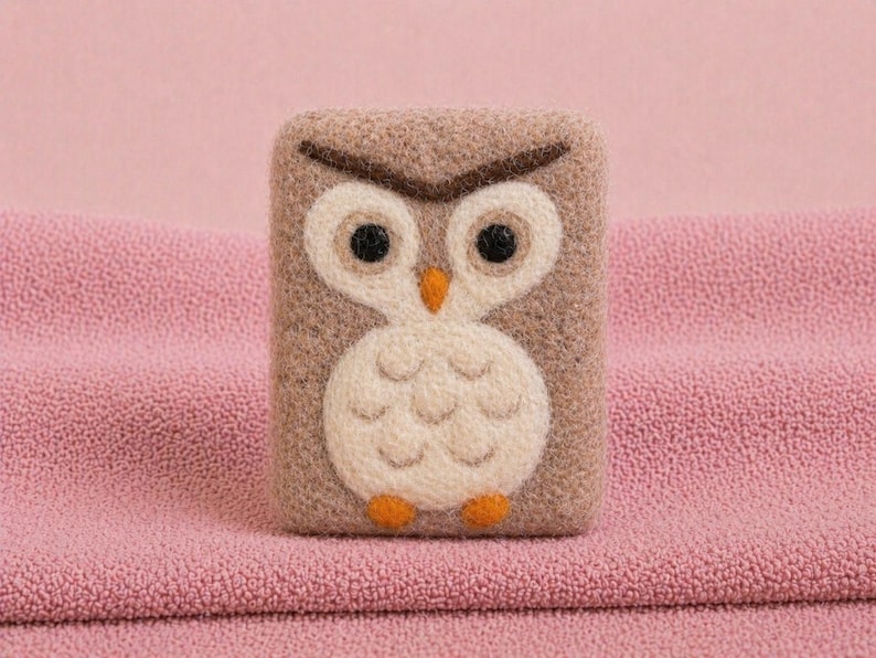 Felted Woodland Soap, exfoliating Shea butter bar, useful gift for fox lovers, cute luxurious practical camper gift, deer, raccoon, hedgeho bild 2
