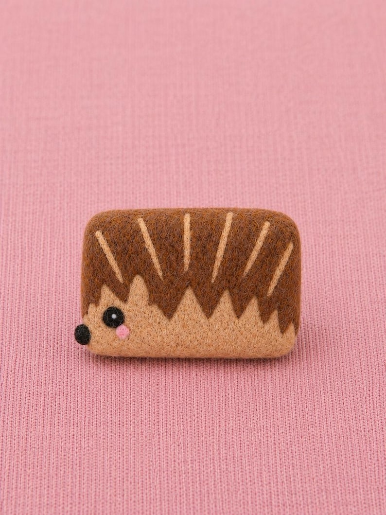 Felted Woodland Soap, exfoliating Shea butter bar, useful gift for fox lovers, cute luxurious practical camper gift, deer, raccoon, hedgeho Hedgehog