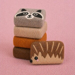 Felted Woodland Soap, exfoliating Shea butter bar, useful gift for fox lovers, cute luxurious practical camper gift, deer, raccoon, hedgeho bild 9