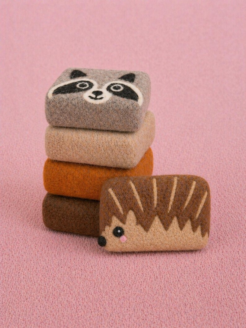 Felted Woodland Soap, exfoliating Shea butter bar, useful gift for fox lovers, cute luxurious practical camper gift, deer, raccoon, hedgeho bild 9