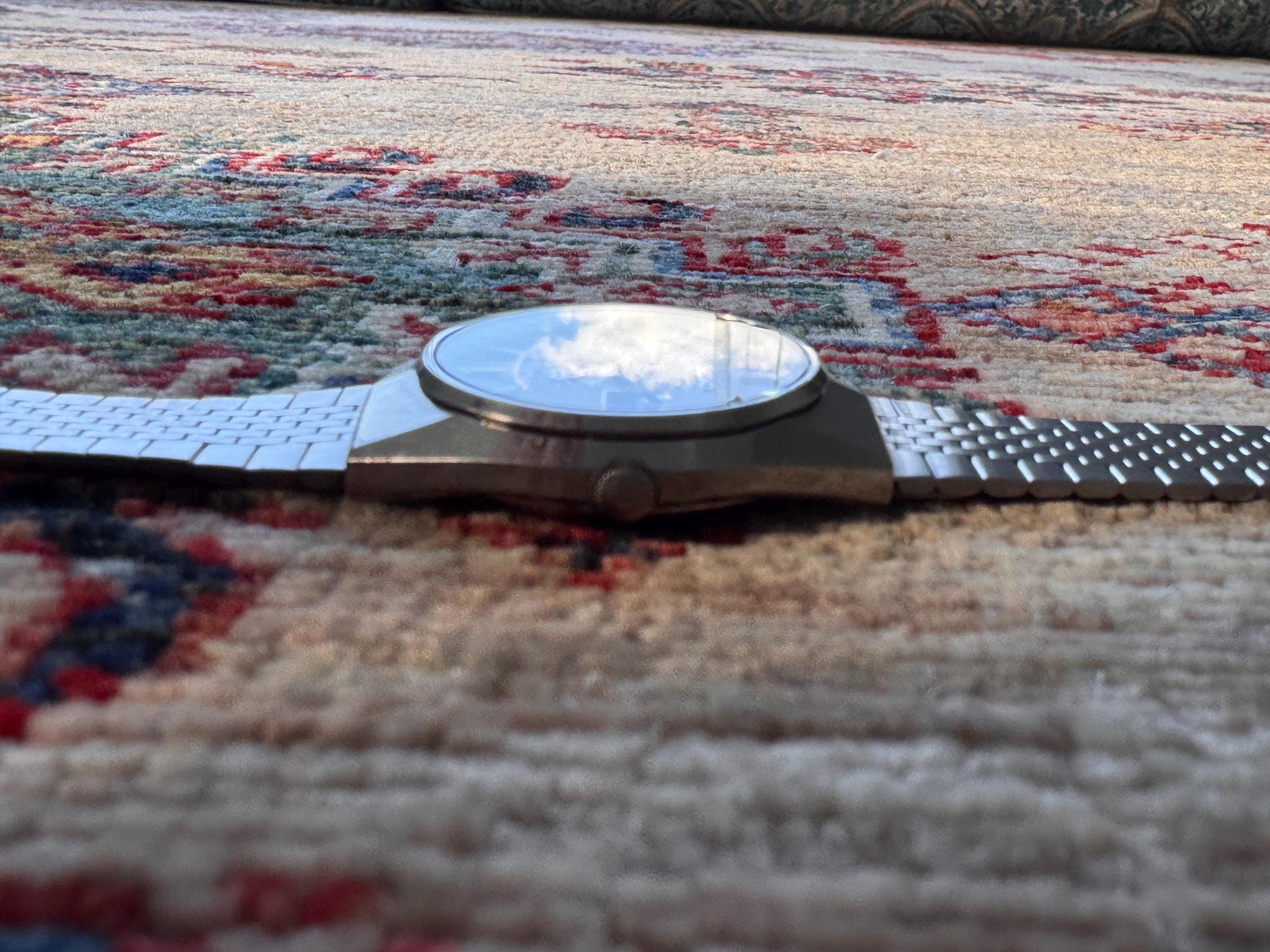Vintage Seiko Quartz Type II Watch – White Textured Dial, Day-date