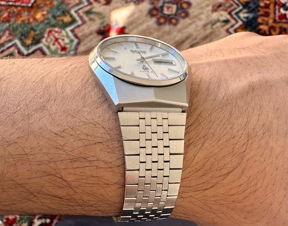 Vintage Seiko Quartz Type II Watch – White Textured Dial