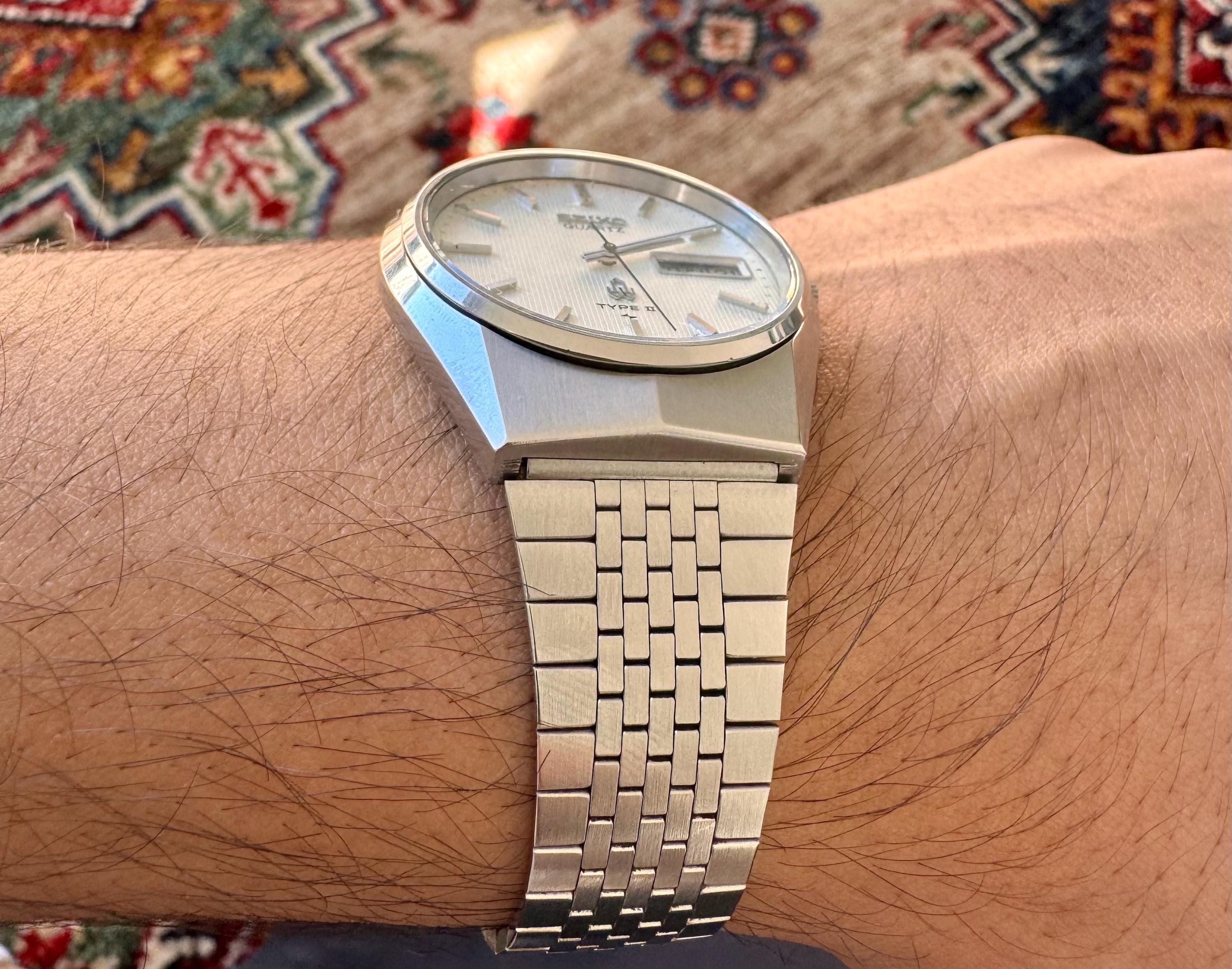 そうた様 SEIKO TYPE2 DAY DATE Vintage Watch Vintage Seiko Quartz Type II Watch – White Textured Dial