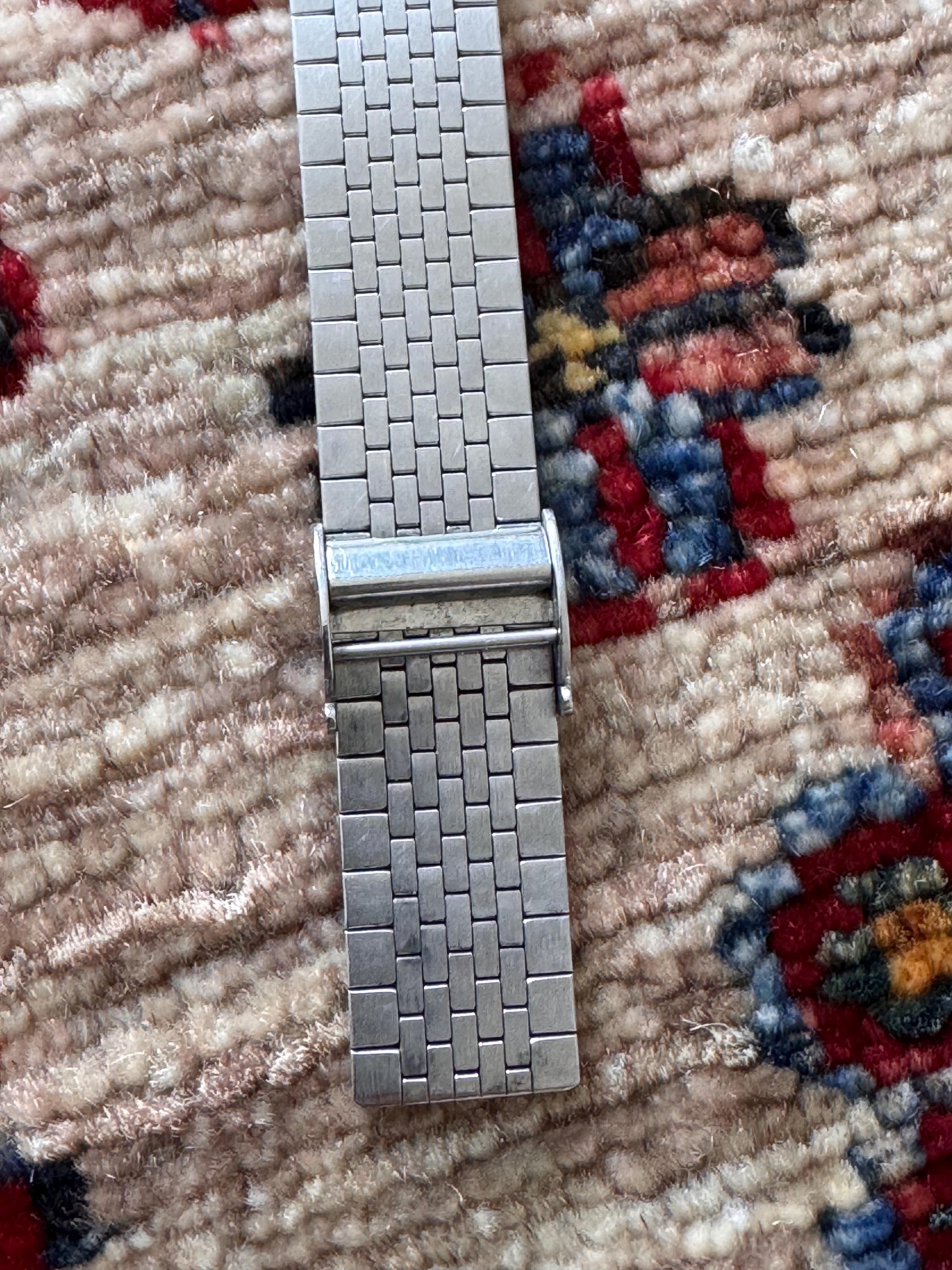 Vintage Seiko Quartz Type II Watch – White Textured Dial, Day-date