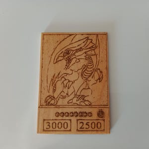 Carte en bois Dragon blanc aux yeux bleus Yu-Gi-Oh