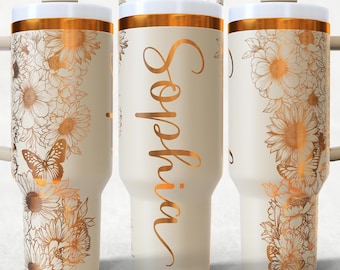 Agregue el nombre Flores y mariposas 40oz Envoltura de vaso Archivos SVG láser, Grabado láser de flores Quencher Diseños rotativos láser para vaso sin costuras.