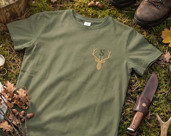 Personalized T-shirt with deer head and monogram • Embroidered unisex shirt for outdoor enthusiasts and hunters • High-quality and elegant gift