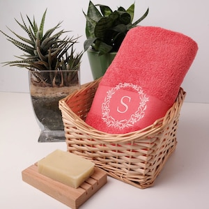 Personalized towel 70 x 140 cm, 50 x 100 cm, 30 x 50 cm, Embroidered with initials, For Mother&#39;s Day, Birthday, Christmas, Wedding