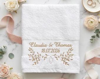 Personalized towel with names and date | Wedding gift for couples | Embroidered bath towel, guest towel, elegant design | Gift
