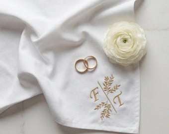 Personalized embroidered fabric napkins for weddings | Elegant wedding napkins 51 x 51 cm | Fabric napkin with custom design/initial