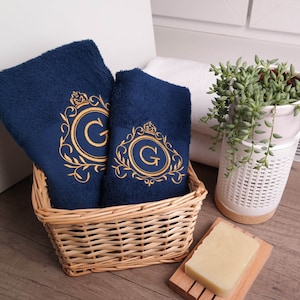 Personalized towel with initials | Embroidered guest towel, bath towel, or bath towel in a noble royal design | Gift for him & her