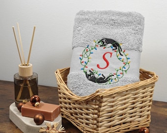 Gepersonaliseerde badhanddoek kat met lichtsnoer | Kerstcadeau voor kattenliefhebbers | Geborduurde handdoek met initialen | Kerstversiering