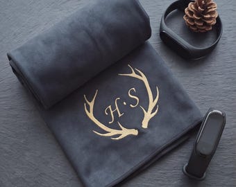 Personalized Sports Towel with Embroidered Antlers | Microfiber Towel for Fitness, Hiking | Gift for Hunters, Athletes, and Outdoor Enthusiasts | Quick-Drying