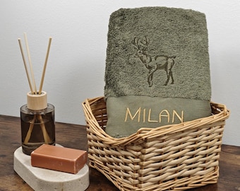 Handdoek met borduursel van een hert | Gepersonaliseerd jachtcadeau voor hem | Badhanddoek voor heren met naam | Gastendoek voor Vaderdag | Forest Lover Hunter