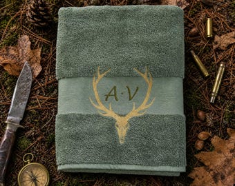 Personalized towel with name/initials | Embroidered guest towel, shower towel, bath towel with deer antler motif | Gift for hunters, hunting