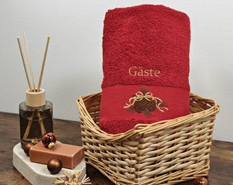 Geborduurde handdoek met dennenappels als naam | Gepersonaliseerde kerstdecoratie | Winterbadhanddoek | Gastendoekje met gewenste tekst