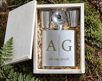 Personalized stainless steel hip flask set with engraving | Groom's wedding gift | Classic monogram birthday gift for men, bachelor party gift