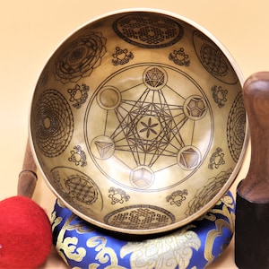 8 inch Authentic Tibetan singing bowl, Handmade Himalayan bowl - Pure resonating sound for meditation, Chakra healing and balancing