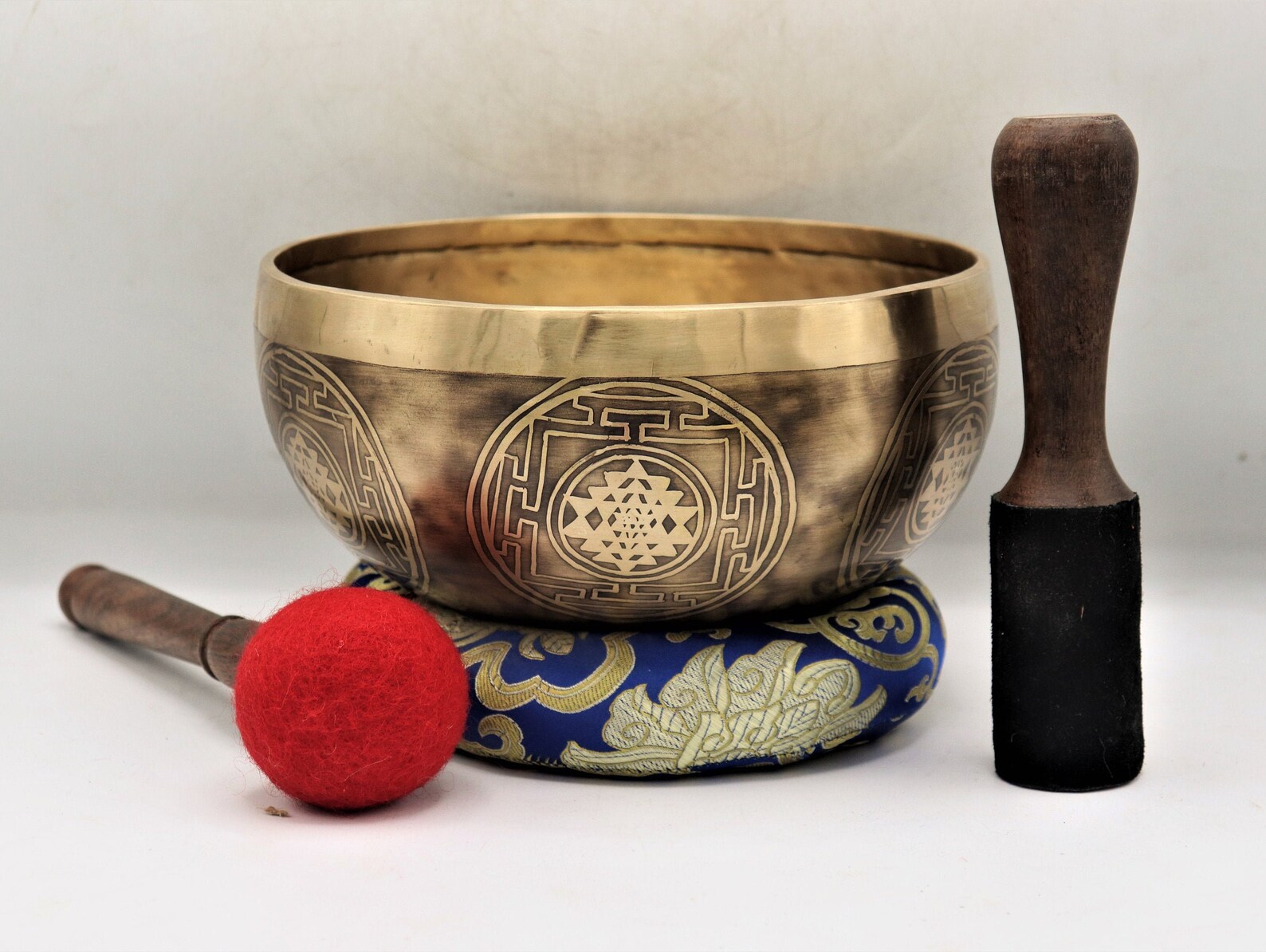 Handmade 10 Inch Himalayan Singing Bowl – Tibetan Sound Healing ...