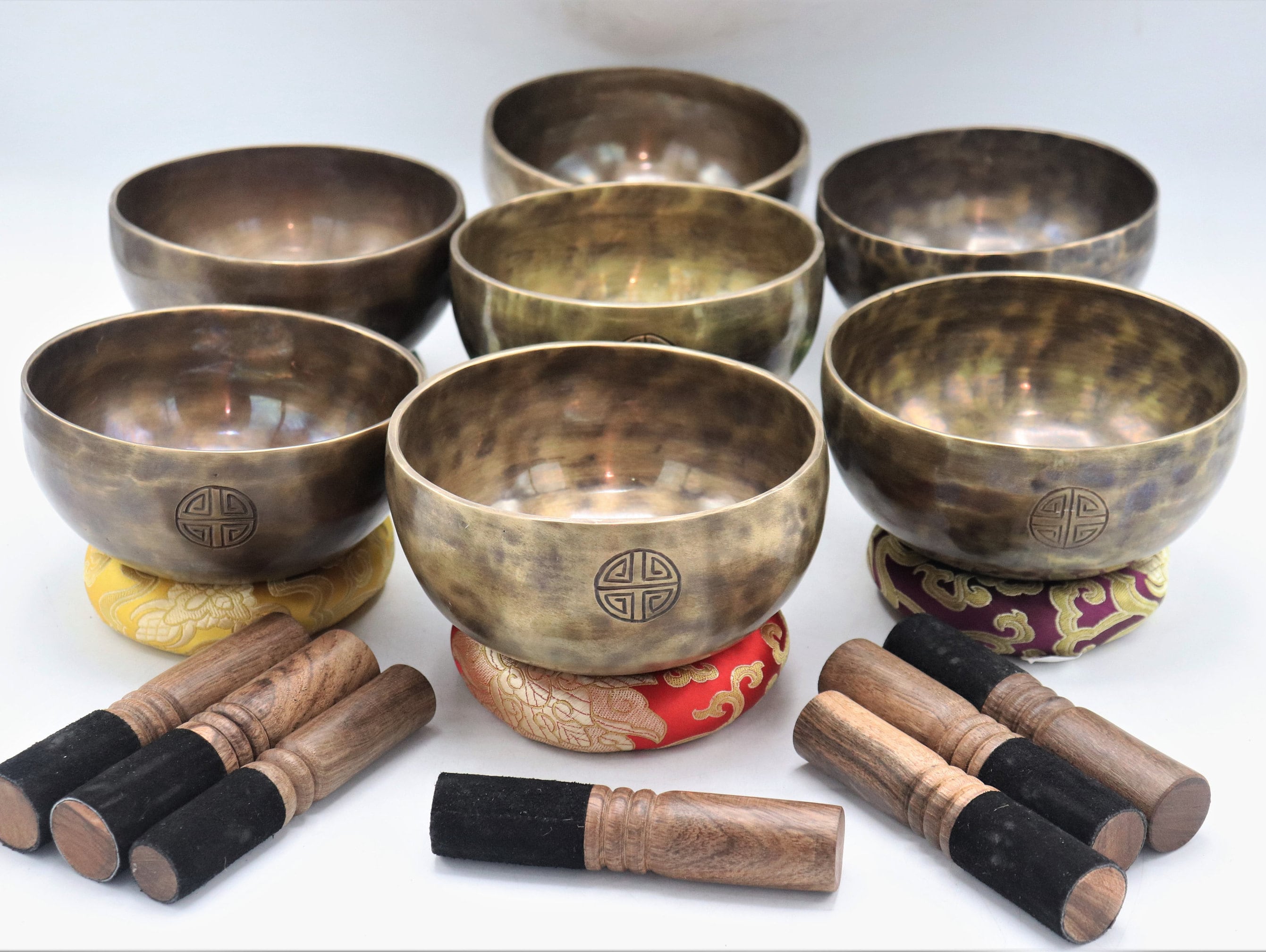 フルムーンシンギングボウル7個セット - ハンドメイドヒマラヤボウル