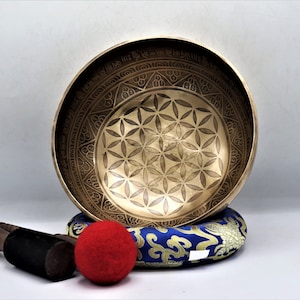 10 inch Himalayan bowl handmade in Nepal - Tibetan singing bowl - deep resonating sound for meditation, sound healing