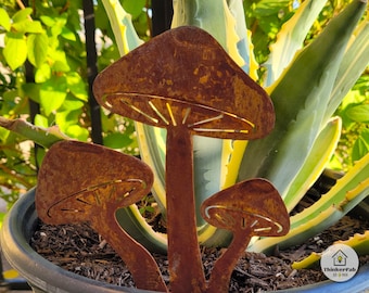 Rusty Mushroom Garden Stake Set