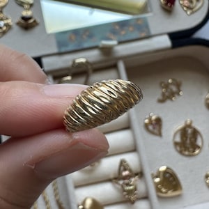 14k | Solid Gold Ribbed Dome Band | Size 4.75