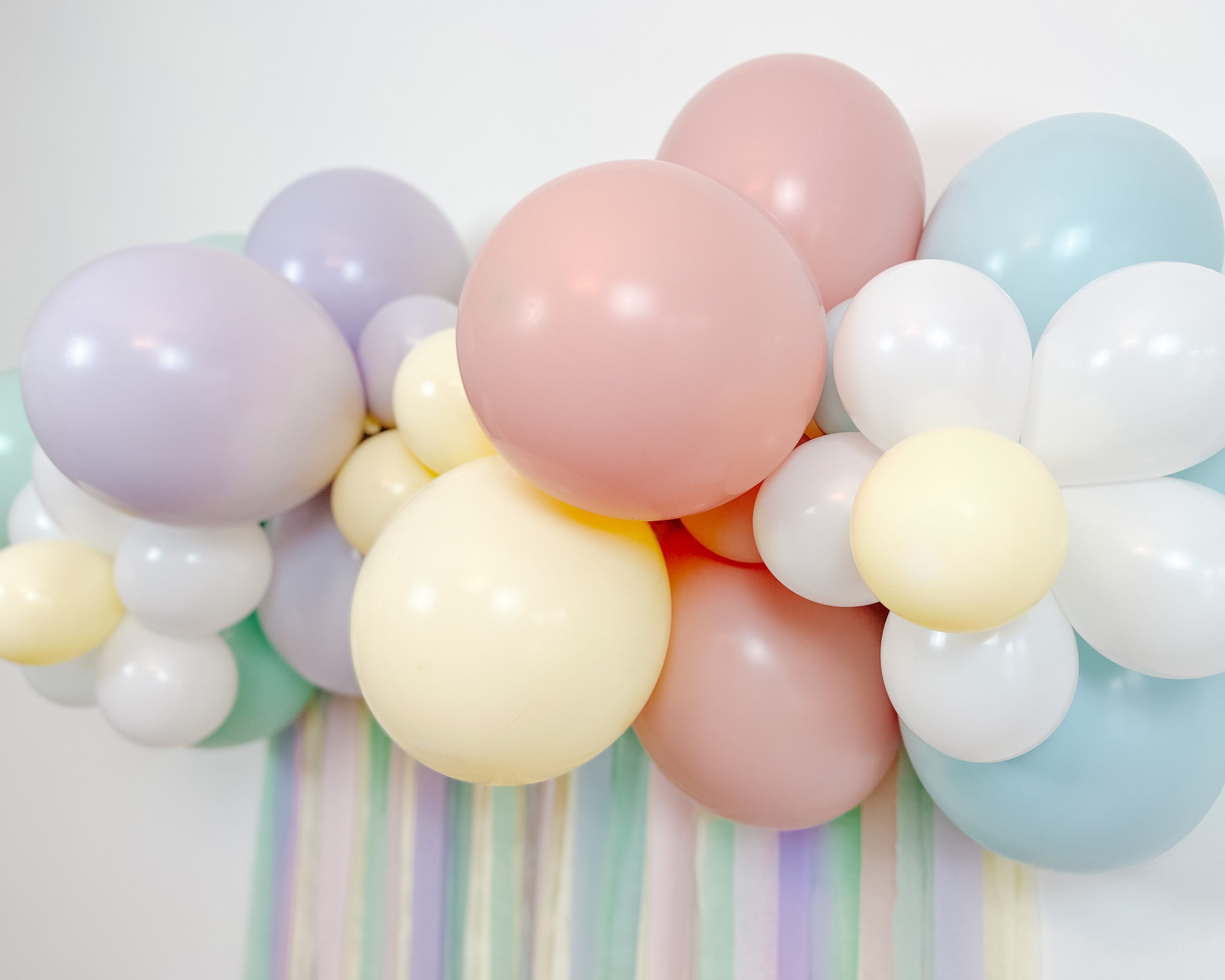 16″ Pastel Lavender Daisy Flower – Balloons 3/Pack – Balloon Warehouse™