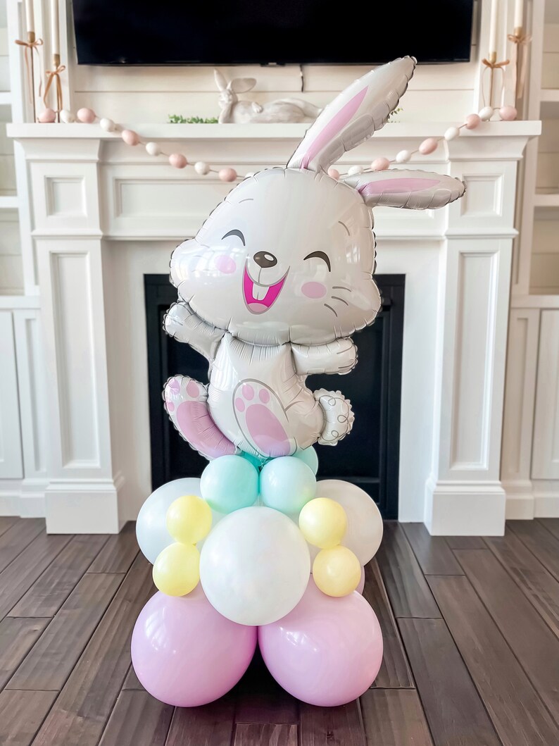 Hopping Bunny Balloon Stack || Easter Balloon Decor || Bunny Birthday ...