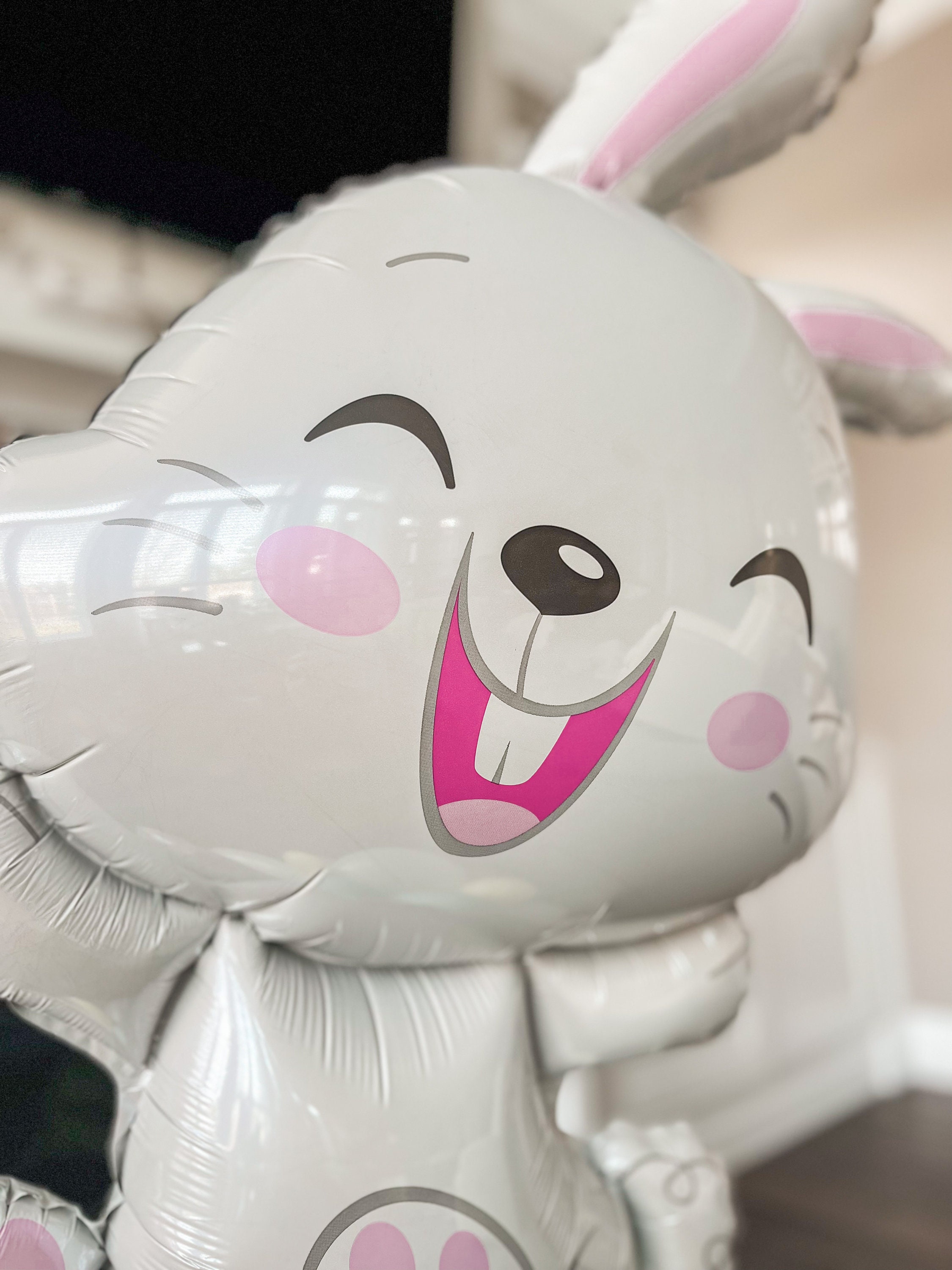 Hopping Bunny Balloon Stack || Easter Balloon Decor || Bunny Birthday ...